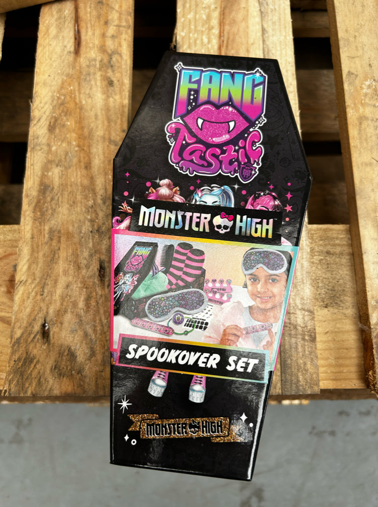 **Flash Sale - Monster High Spookover Set**