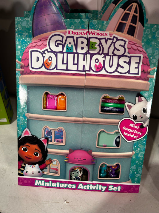 Gabbys Dollhouse Miniatures Activity Set